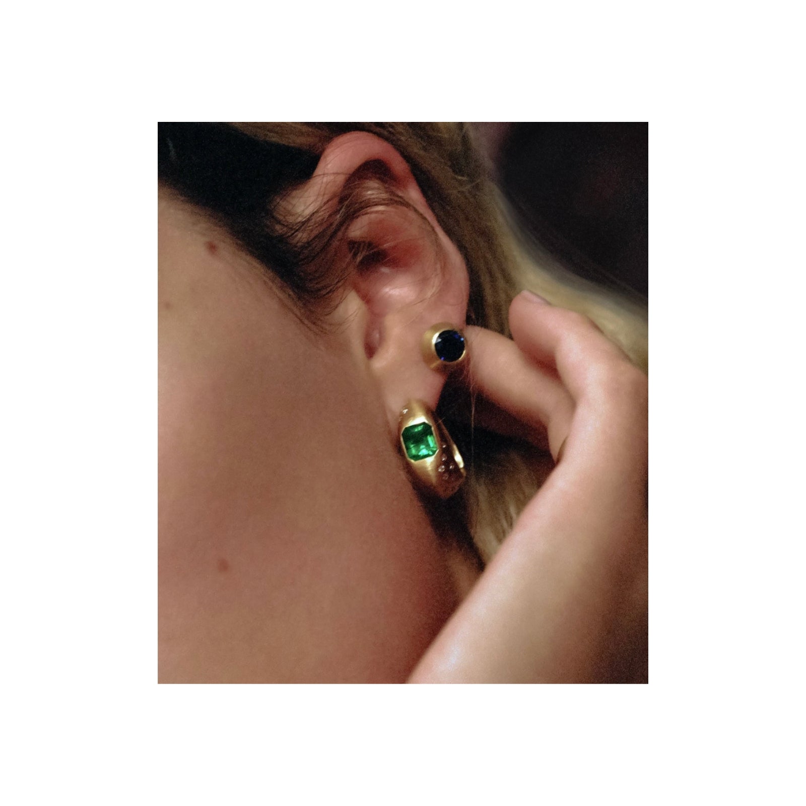 Round Sapphire Studs